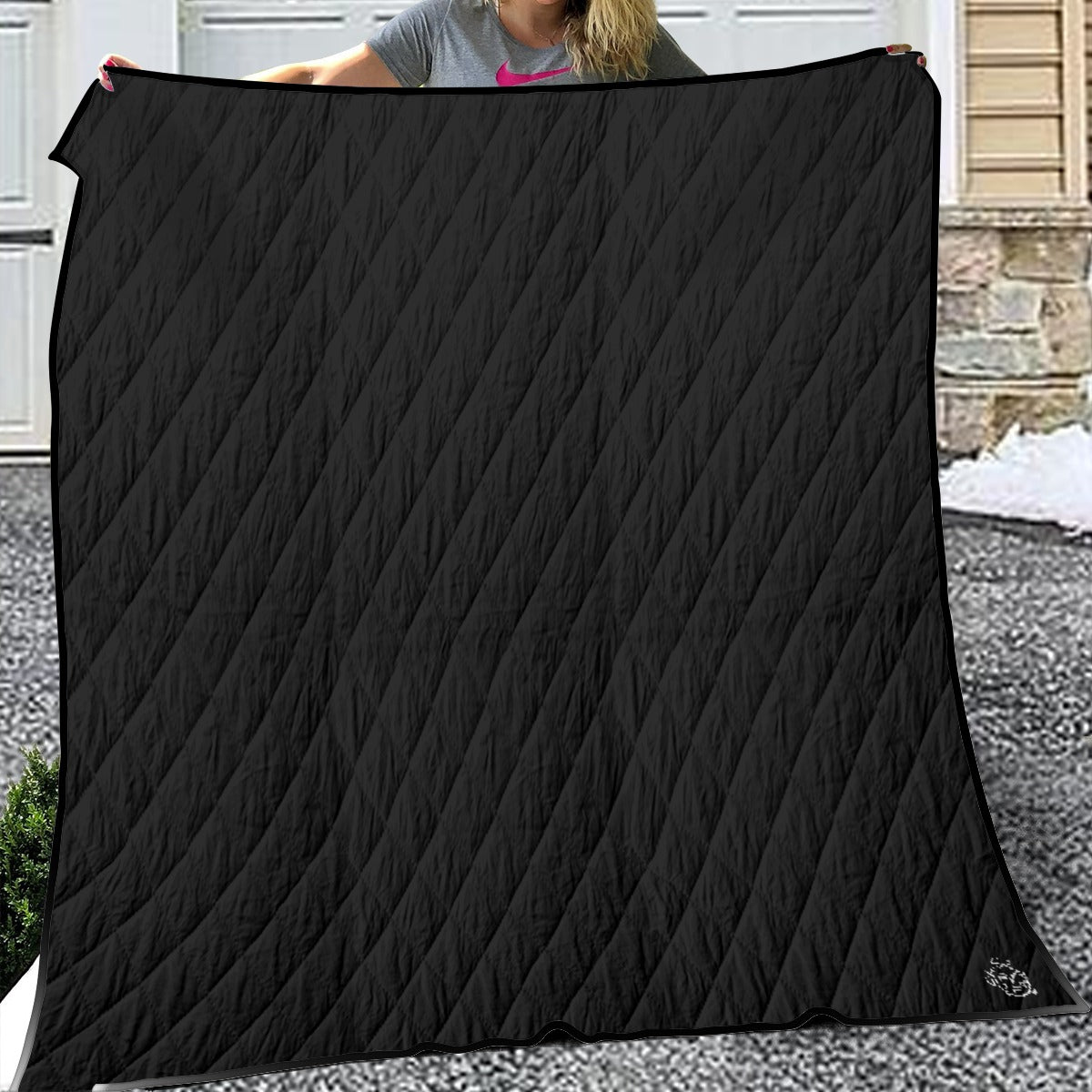 Lightweight & Breathable Quilt With Edge-wrapping Strips