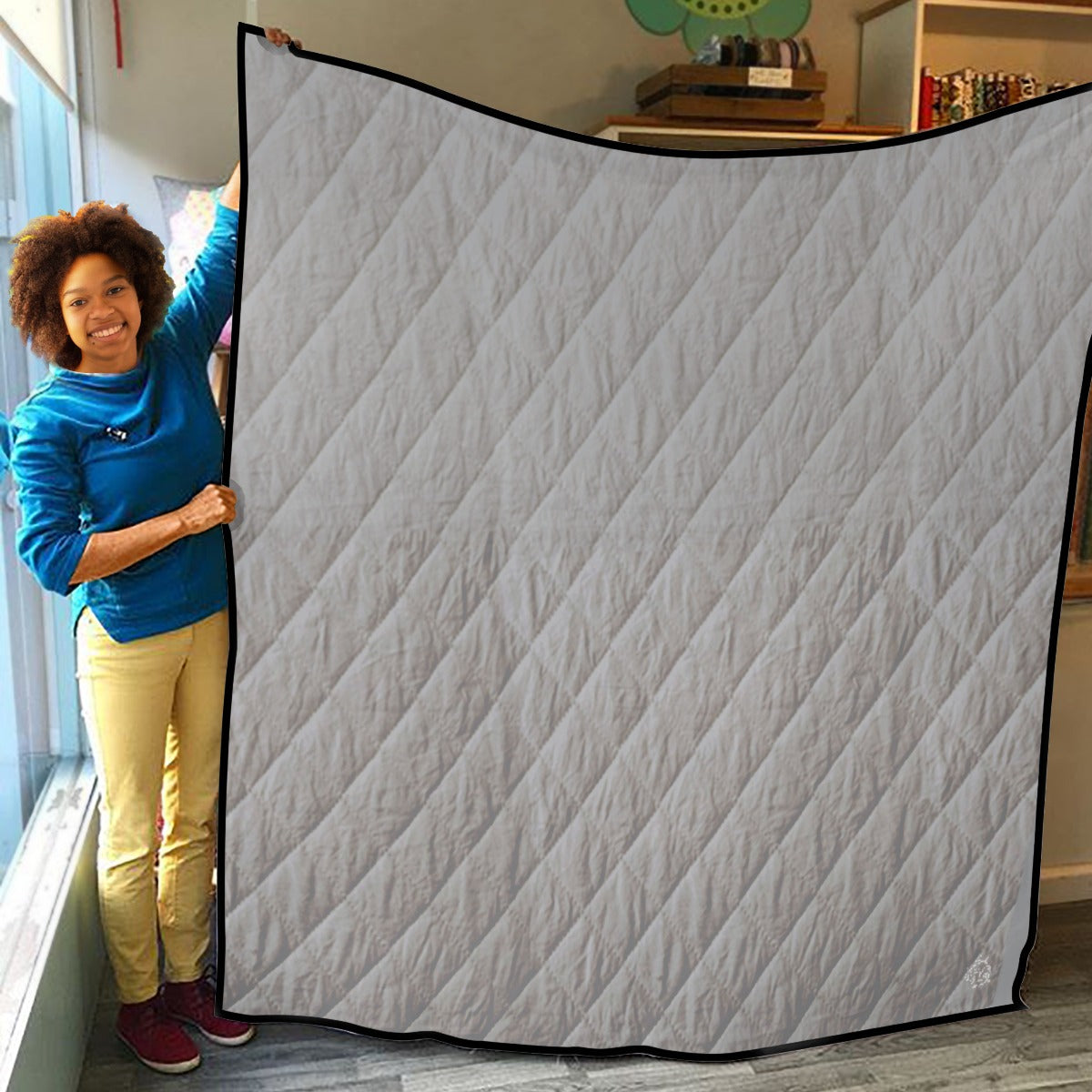 Lightweight & Breathable Quilt With Edge-wrapping Strips